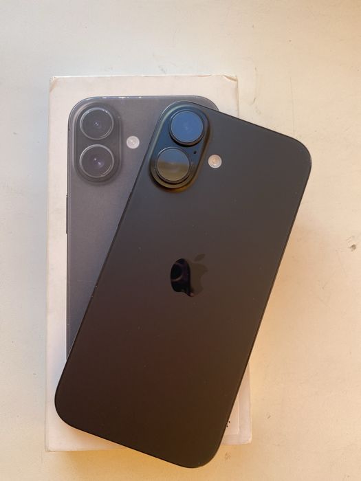 Продам IPhone 16 Black