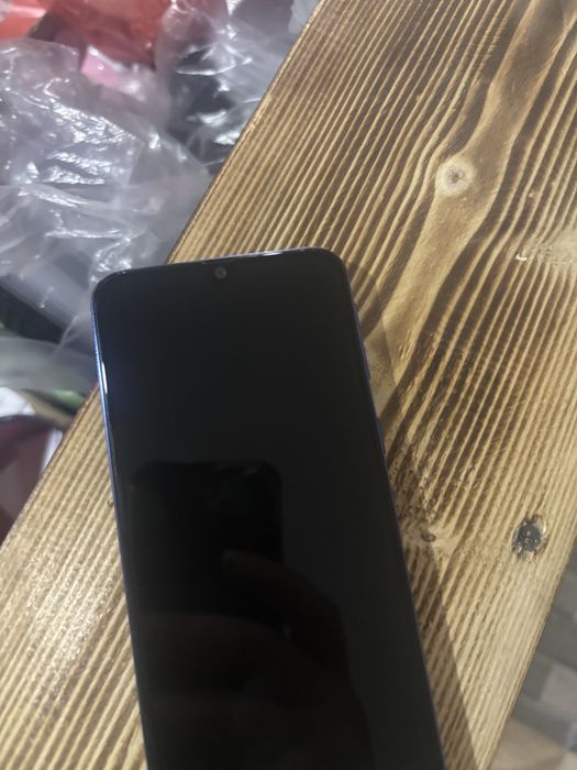 Самсунг А40 ……..