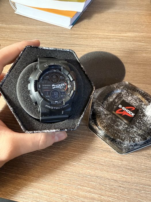 G shock negru nou