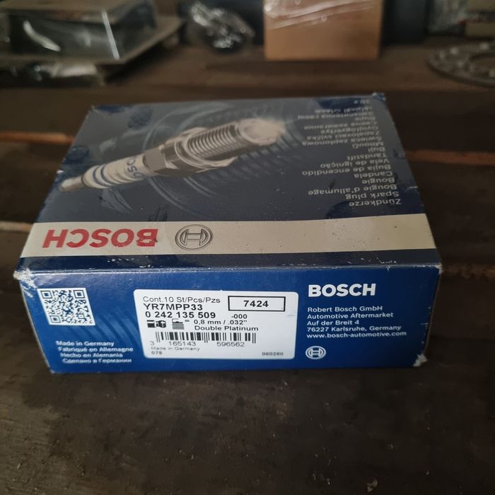 Продам свечи от мерседеса. Новые. Bosch.