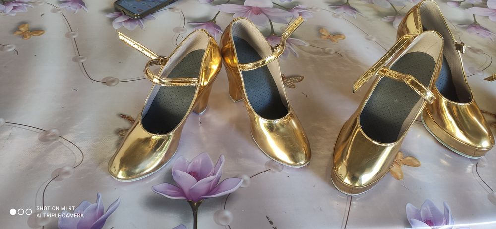 Танцевальные туфли: для мероприятии.