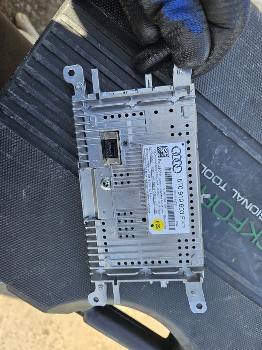 Дисплеи за Audi A4 B8 2010god