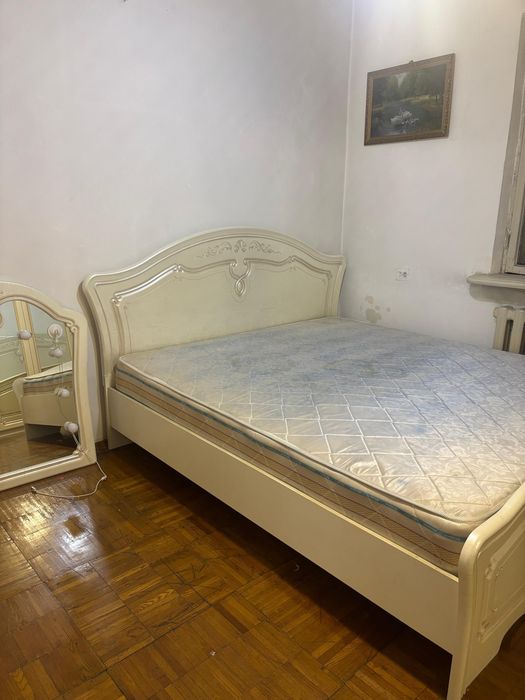 Продам спальный гарнитур