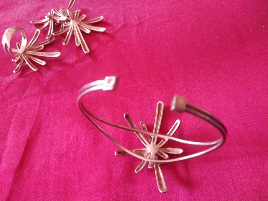 Уникален сребърен комплект от 4 части - гривна, пръстен, обеци