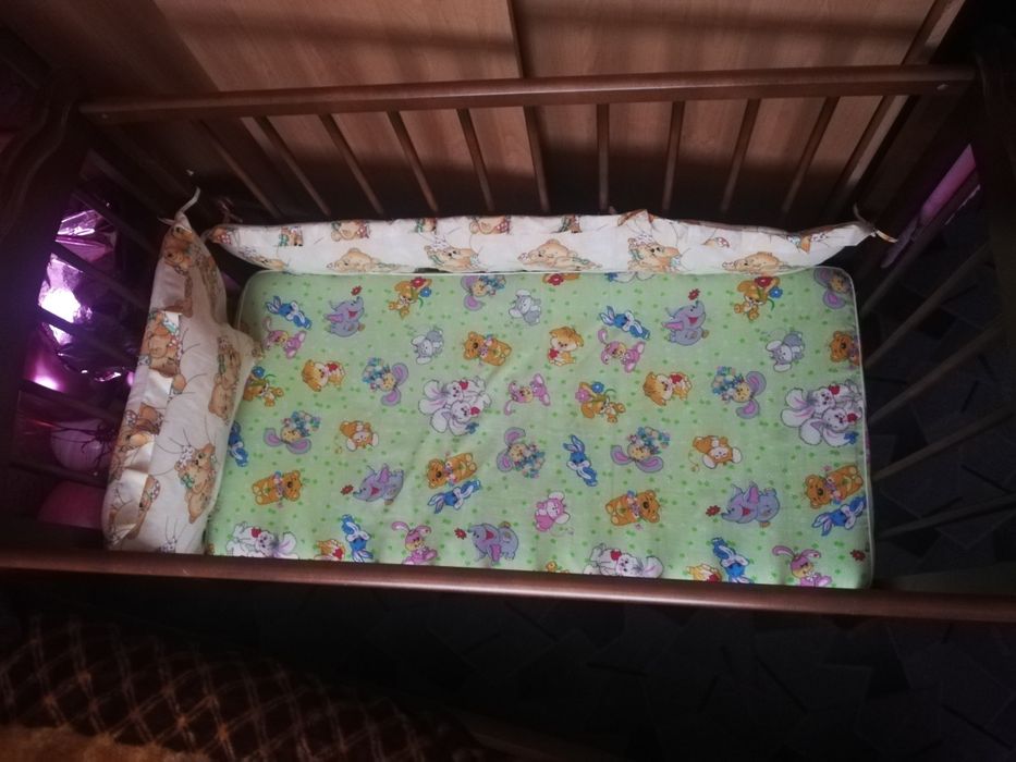 Продам детскую кроватку