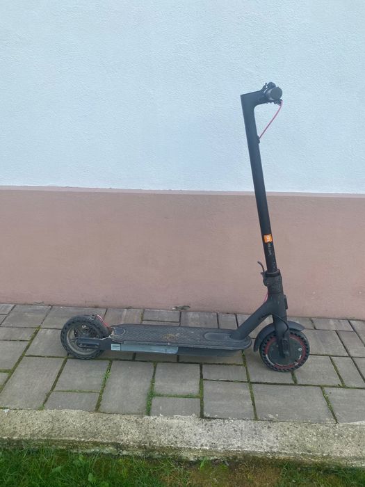 Urgent vand trotineta electrica cu o autonomie de 15 Km