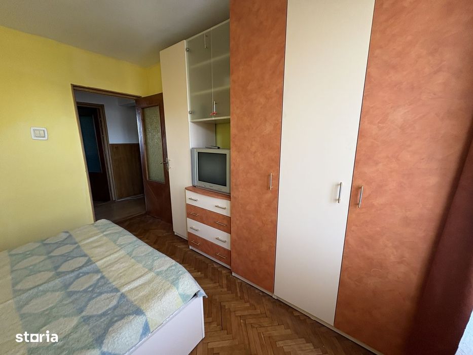 Apartament trei camere ,str Lapusului ,Iosia