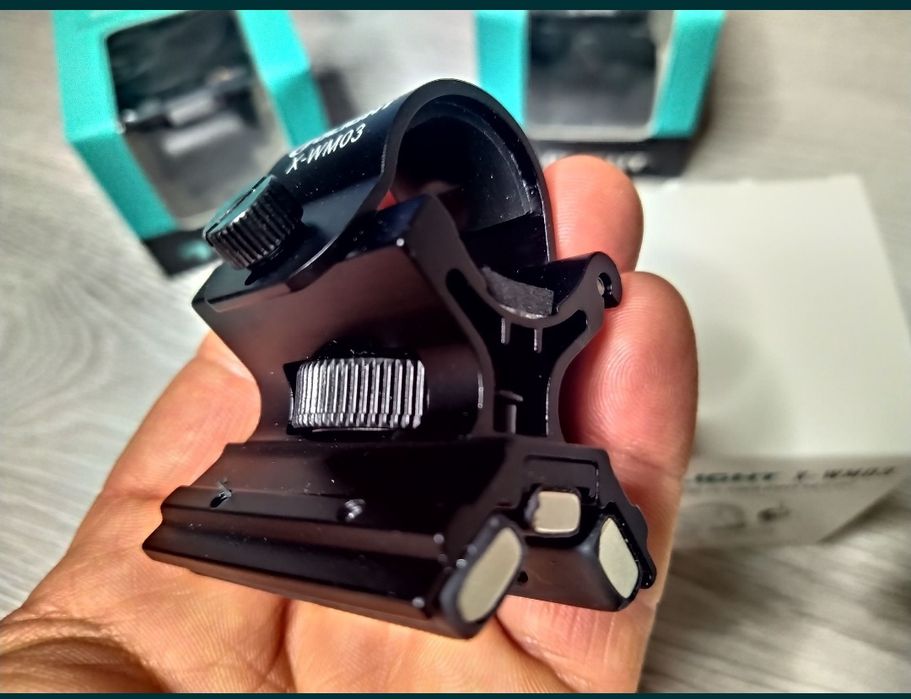Suport Magnetic Olight XWM-03, Sistem Reglabil la Cei 3 Magneti