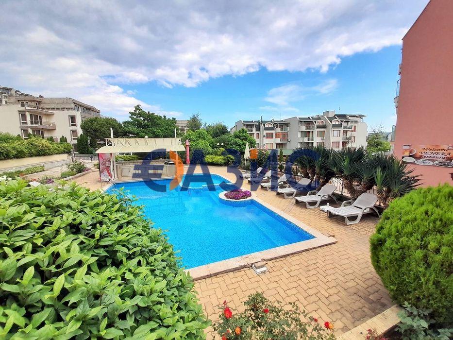 Продава се Хотел в Свети Влас - 1128 кв.м за 781 €/кв.м - Снимка #3