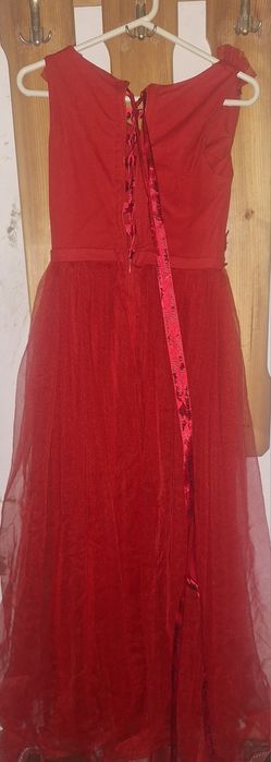 Продавам абитуринтска рокля