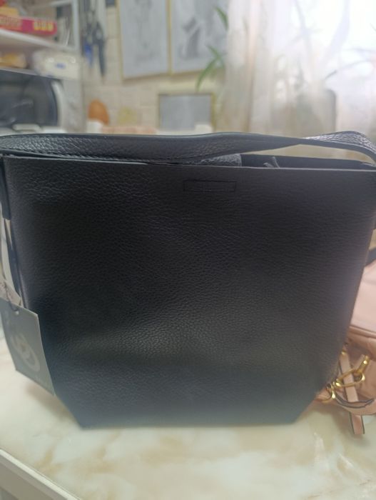 Елегантна дамска чанта черна
