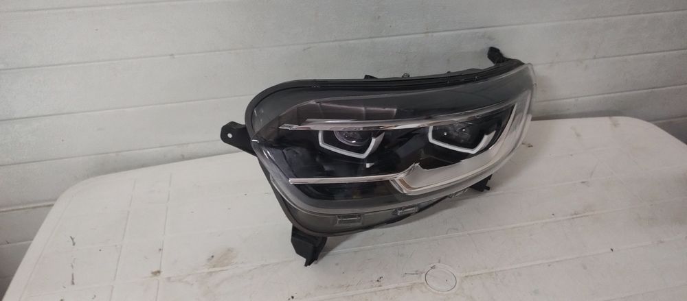 Far stânga kadjar facelift full led cod 260608385R