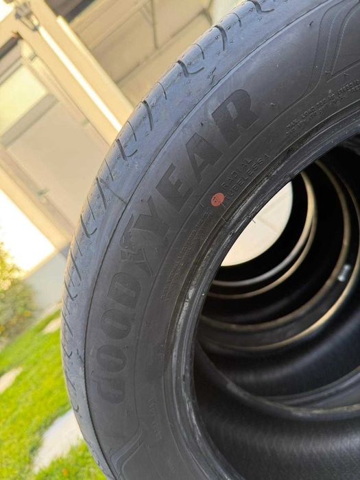 Anvelope 215/55 R17 Goodyear EfficientGrip Performance 2 - Aproape NOI