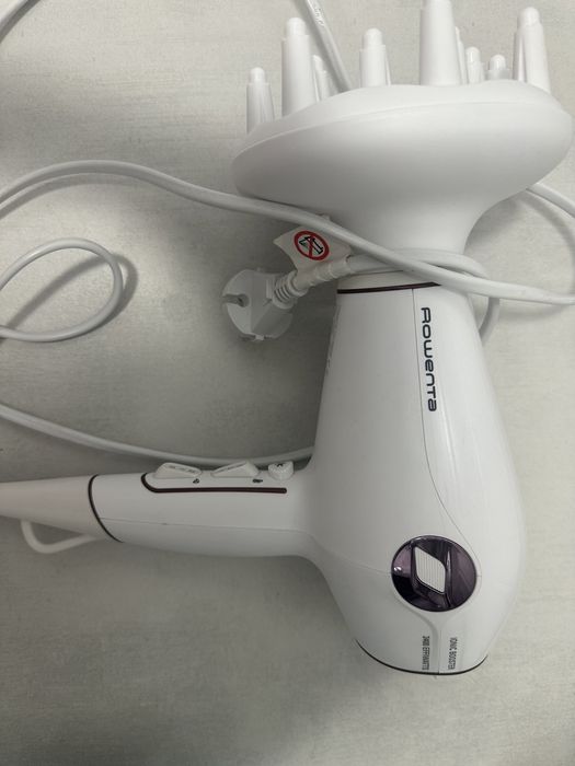 Фен для волос средний хороший не большой