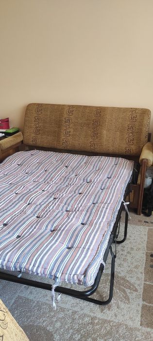 Разтегателен диван