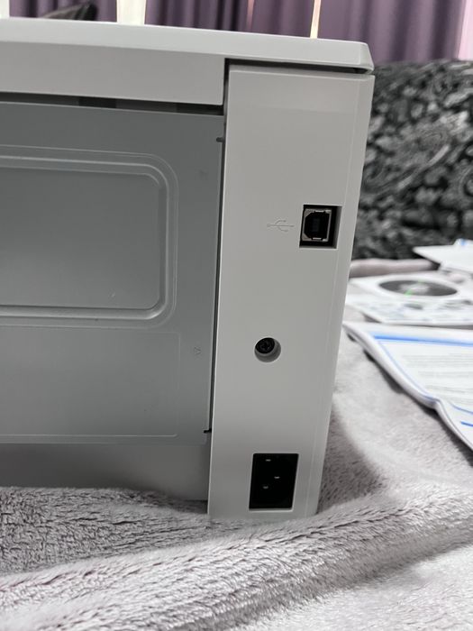 Vand imprimanta hp Laser Jet pro M102w