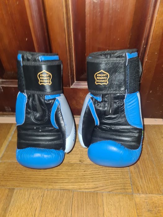 Боксёрские перчатки
