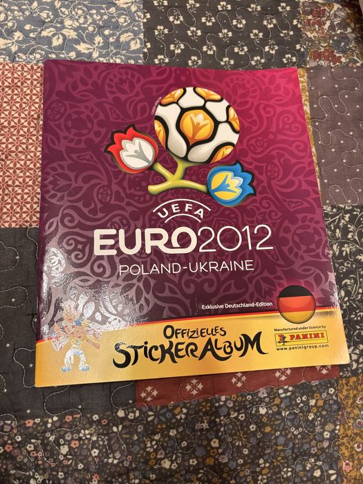 90% попълнен  албум и много редки карти