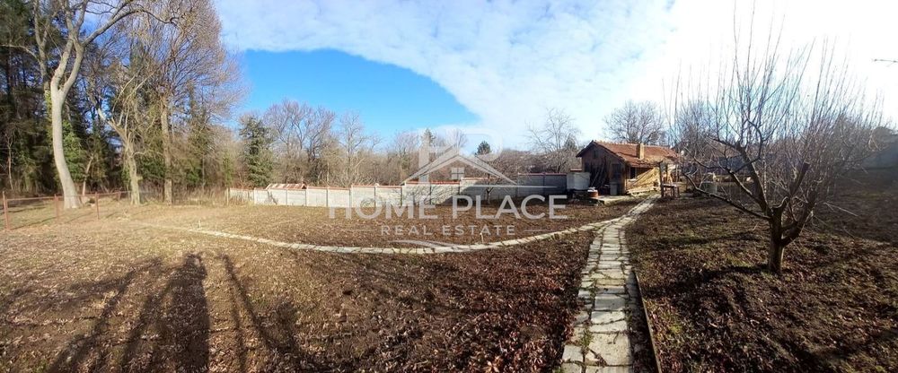 Парцел 1250 кв.м. с постройка в м-ст Боровец Север