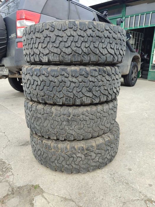 245/65/17. BF GOODRICH. A/T KO2