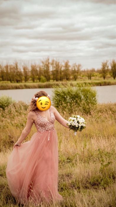 Платье праздничное