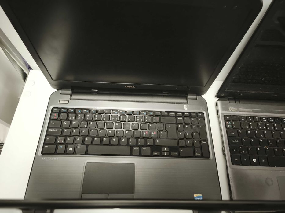 lot laptop uri functionale acer asus fujitsu toshiba dell 15.6"