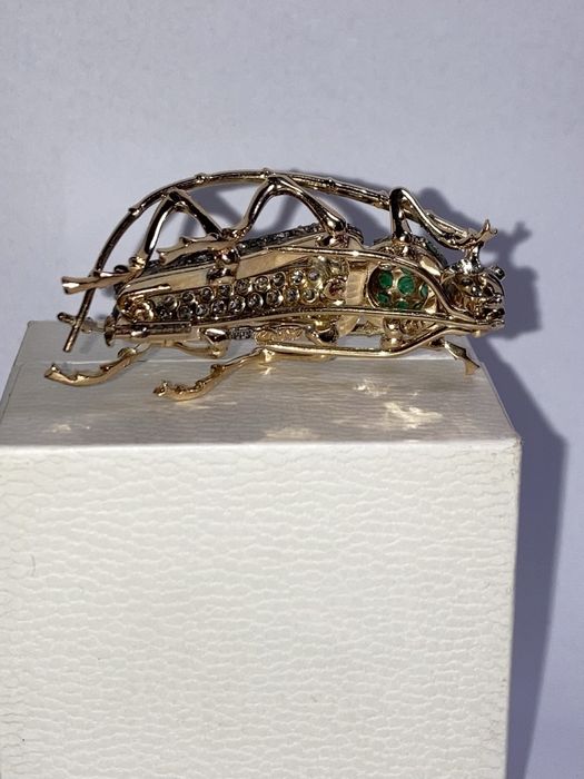 Brosa veche Greier aur 18kt.cu diamante si smaralde