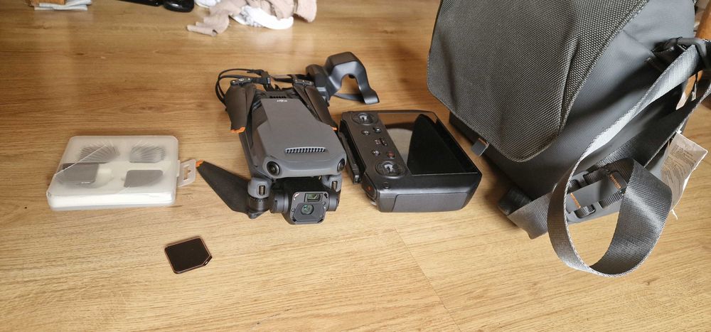 Дрон DJI Mavic 3  + Smart Controller DJI RC PRO