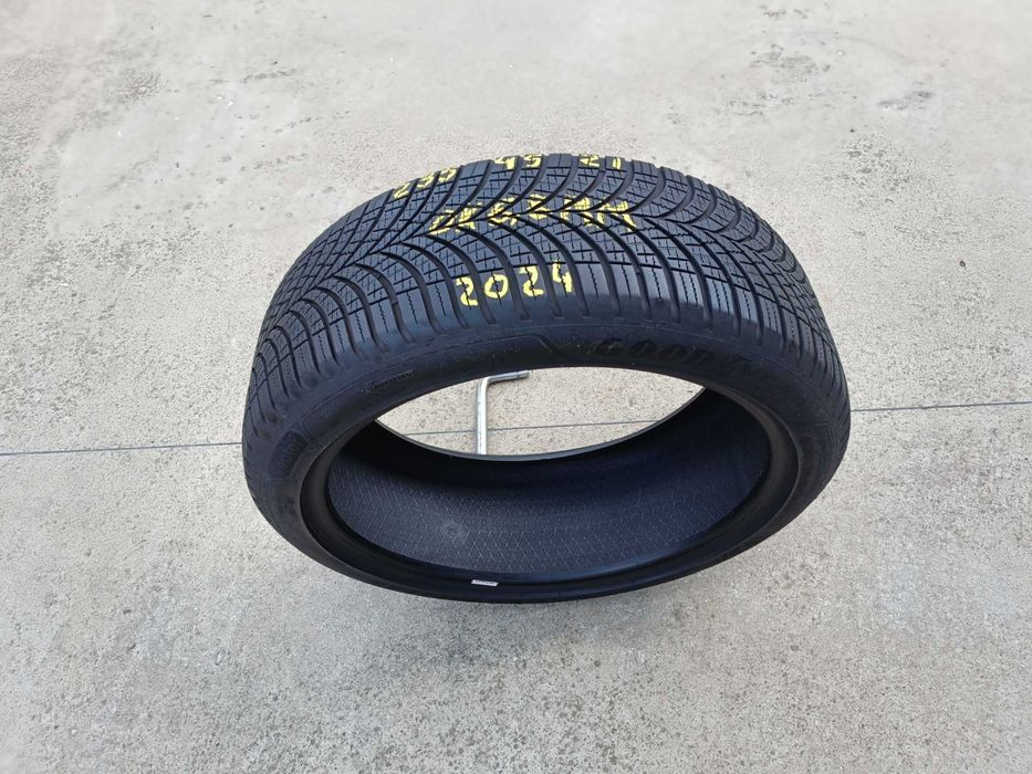 O anvelopa 235 45 21 goodyear vector 4 season 6,8 mm dot 2024