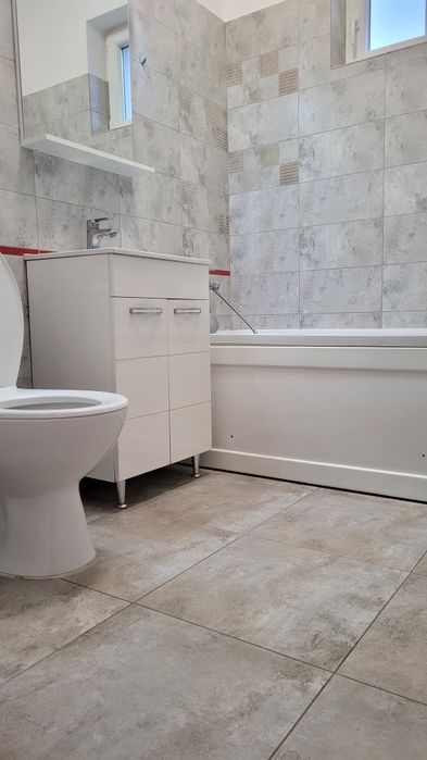 Proprietar, inchiriez garaoniera