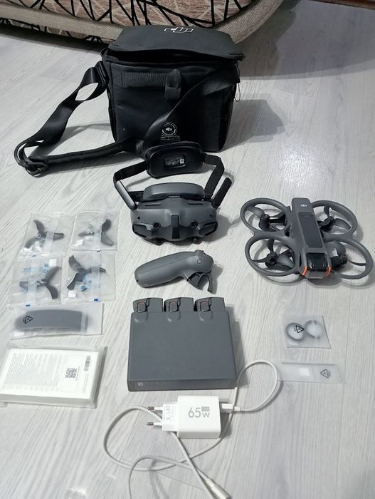 Дрон DJI Avata 2 Fly More Combo (3 батареи) серый