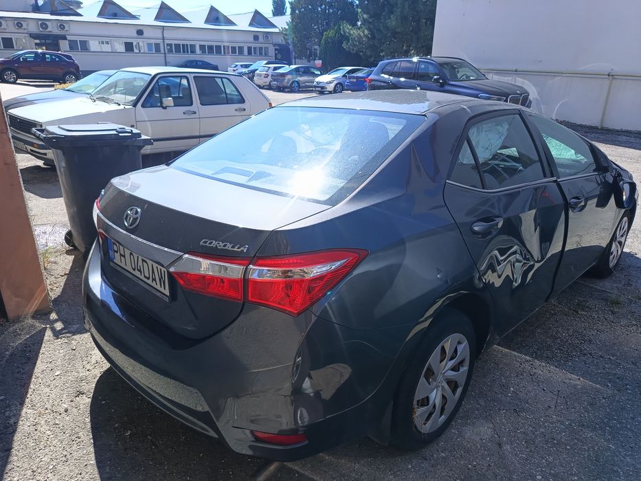 Auto avariat toyota corolla