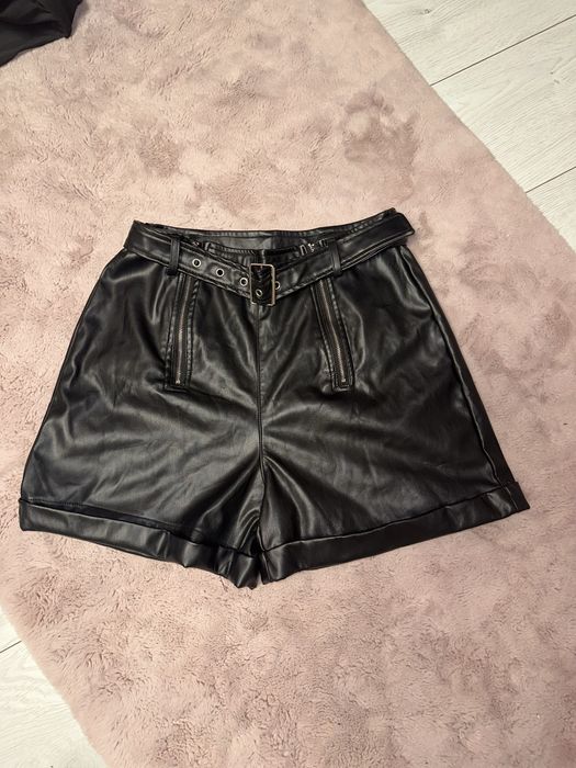Къси кожени панталони с колан