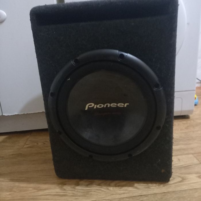 Сабуфер пионер с усилителем.