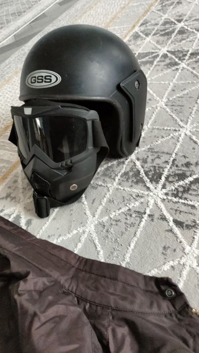 Продам мотошлем  идеальный