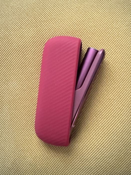 Iqos Iluma Velvet Red