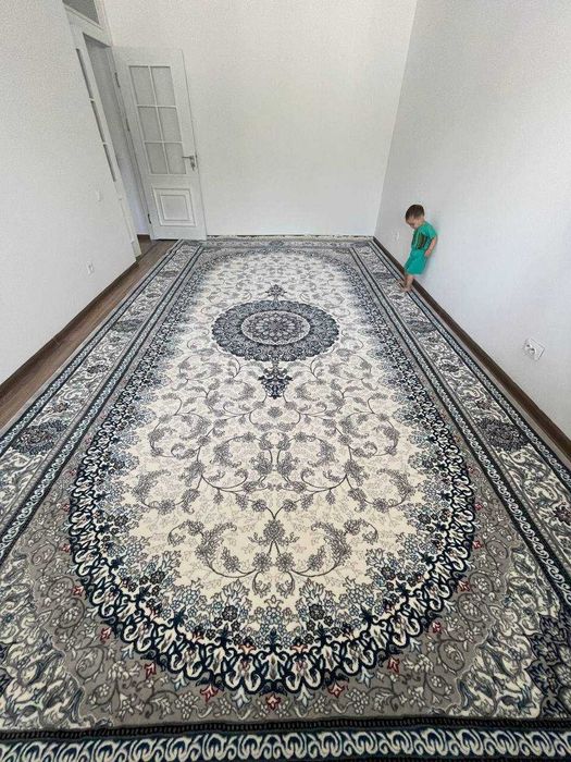 Gilam Sotiladi holati yangidek rzameri 3.5x5