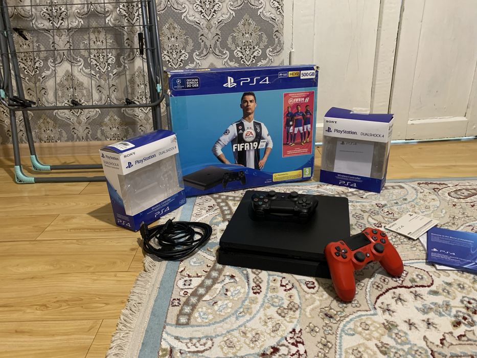 Продам PlayStation 4  PS Deluxe 600+ игр