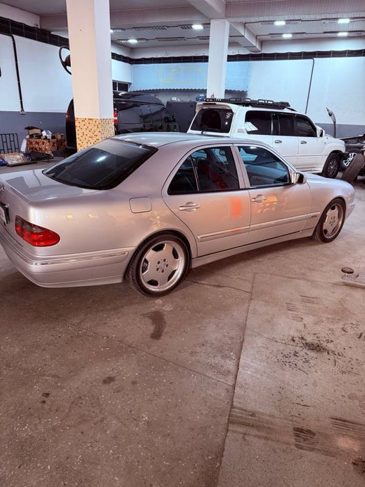 Продается мереседес E320 в идеальном состоянии