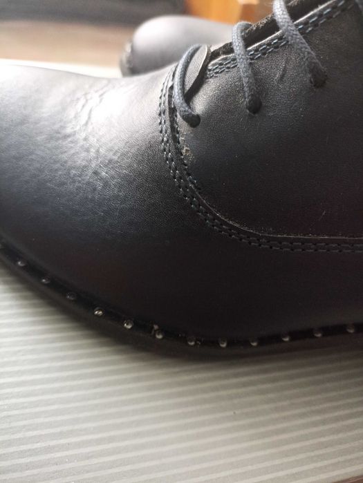 Дамски елегантни тъмносини обувки с ток