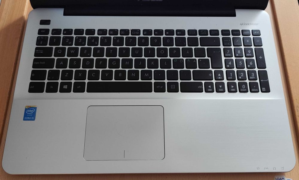 Asus X555L-Intel i5