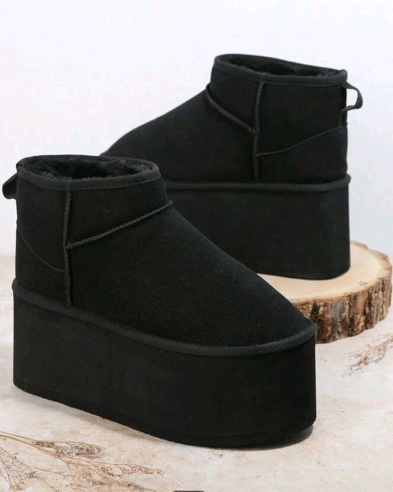 Дамски обувки на платформа