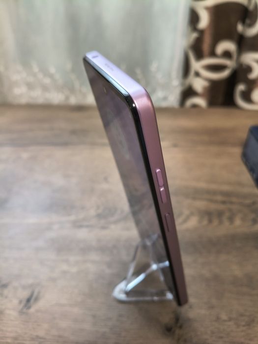 Motorola g84 Pink