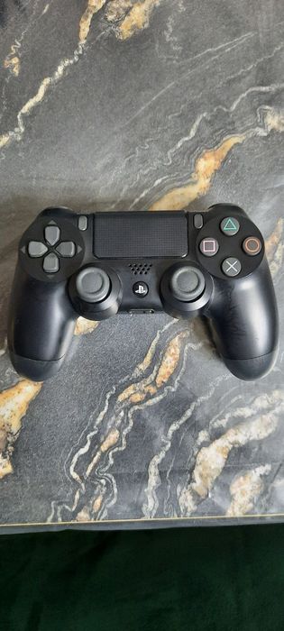 Ps4 slim playstation sotiladi pristavka