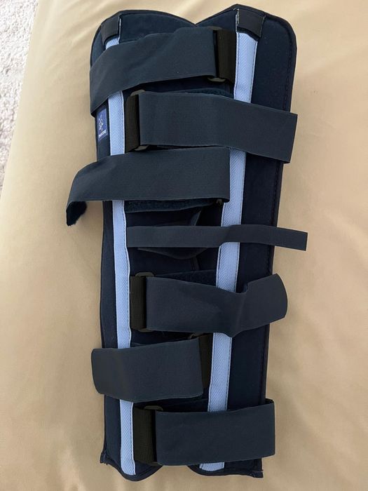 Vând orteză în stare foarte bună