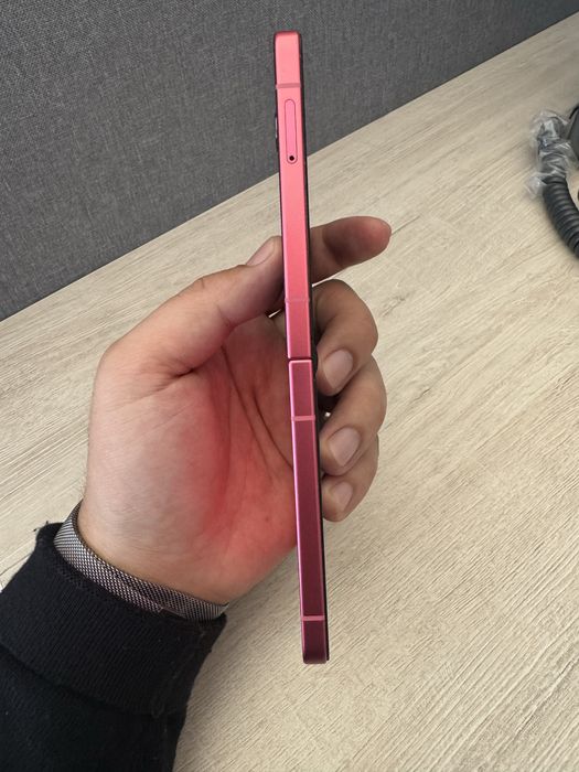 Galaxy Z Flip7 sotiladi