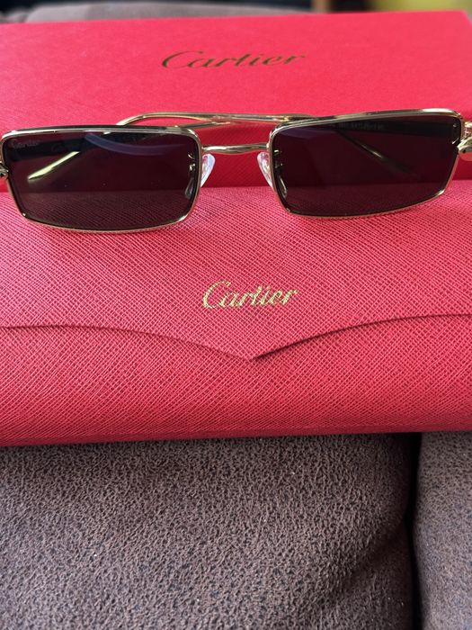 Слънчеви очила със златна рамка