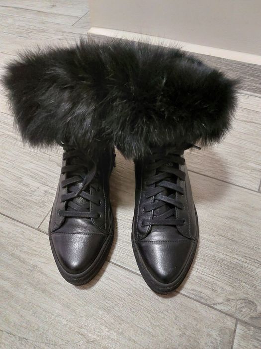 Елегантни кожени боти