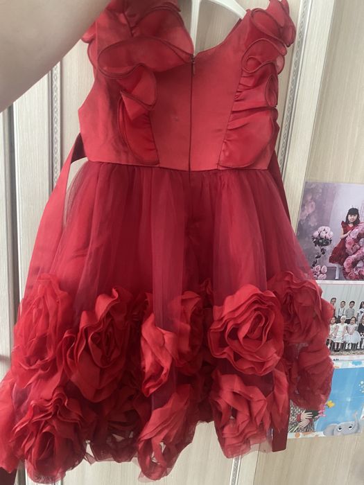 Продам платье детское размер 100