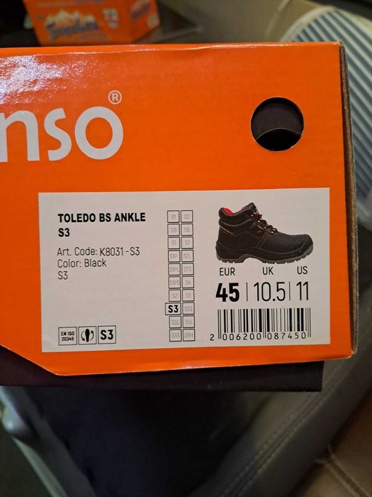 Продавам сейфти обувки